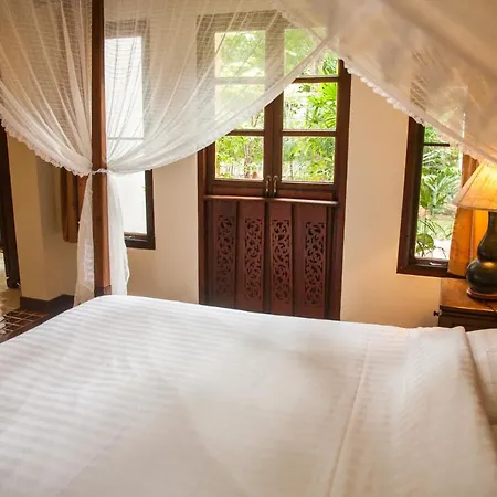 Baan Orapin Bed & Breakfast Chiang Mai Exterior photo